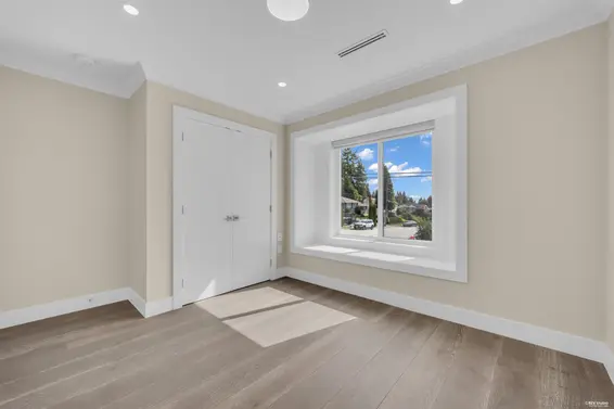 800 Montroyal Boulevard, North Vancouver For Sale - image 16