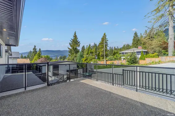 800 Montroyal Boulevard, North Vancouver For Sale - image 19