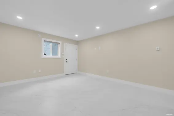 800 Montroyal Boulevard, North Vancouver For Sale - image 23