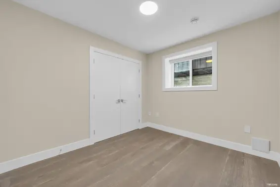 800 Montroyal Boulevard, North Vancouver For Sale - image 27