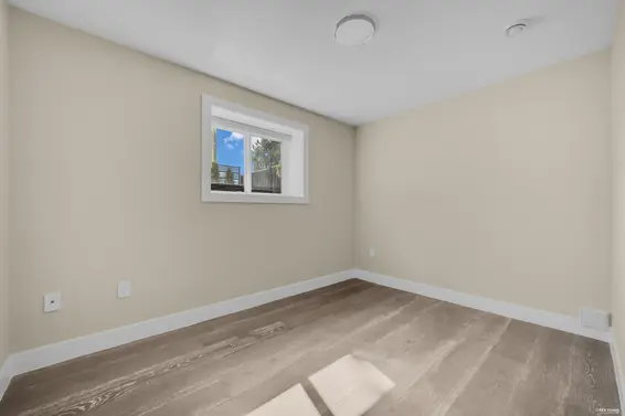 800 Montroyal Boulevard, North Vancouver For Sale - image 28