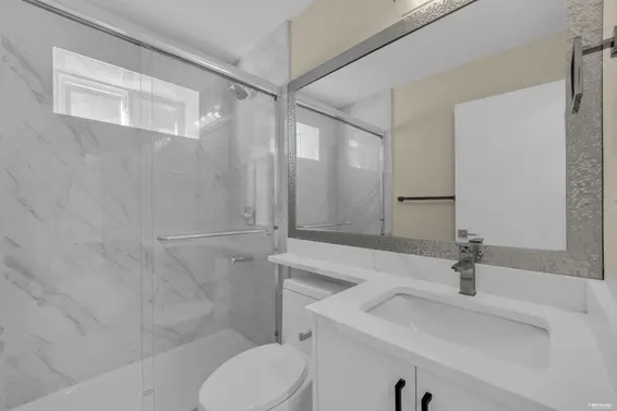 800 Montroyal Boulevard, North Vancouver For Sale - image 29