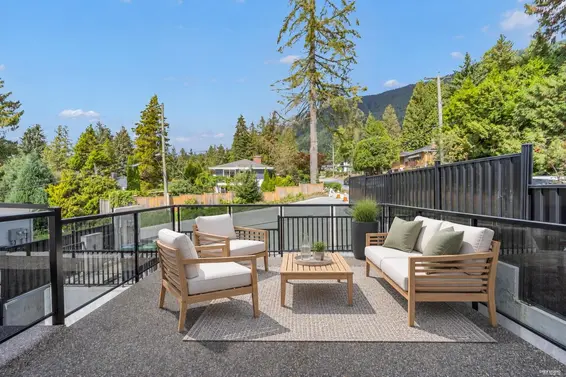 800 Montroyal Boulevard, North Vancouver For Sale - image 39