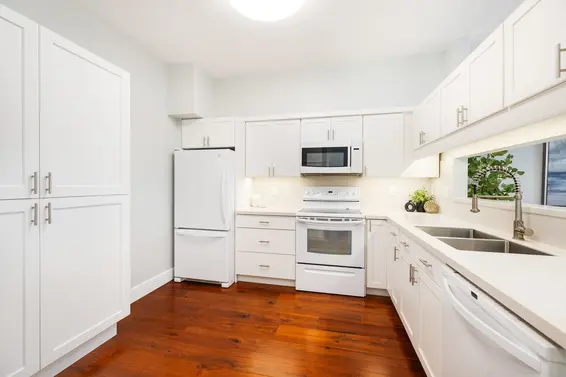 404 121 West 29th Street, North Vancouver For Sale - image 5