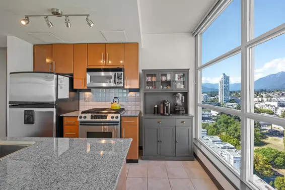 2001 188 East Esplanade, North Vancouver For Sale - image 10