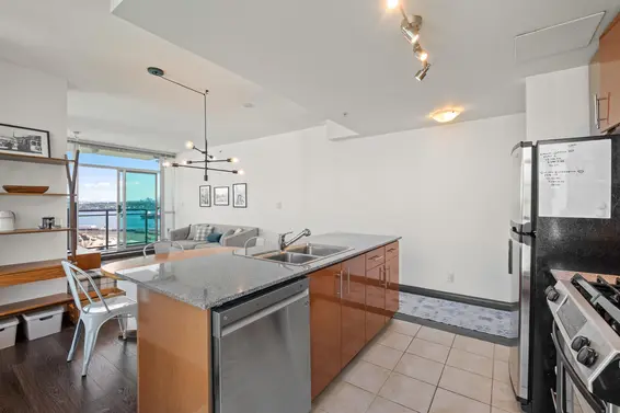 2001 188 East Esplanade, North Vancouver For Sale - image 11
