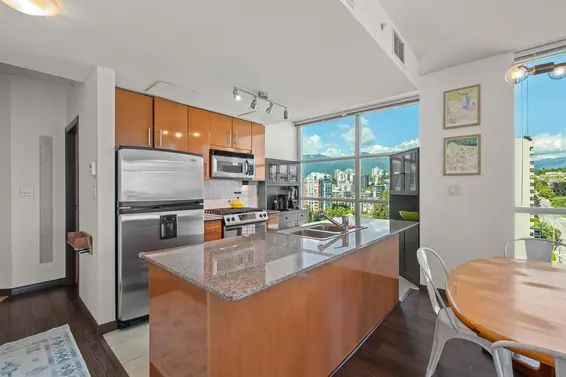 2001 188 East Esplanade, North Vancouver For Sale - image 9