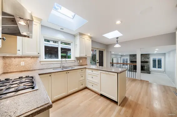 4629 Caulfeild Drive, West Vancouver For Sale - image 24