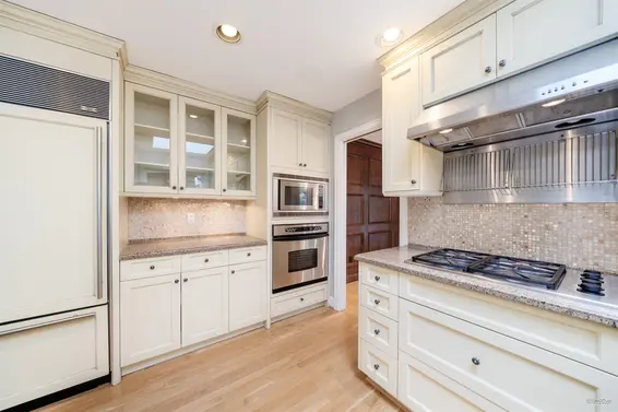 4629 Caulfeild Drive, West Vancouver For Sale - image 26