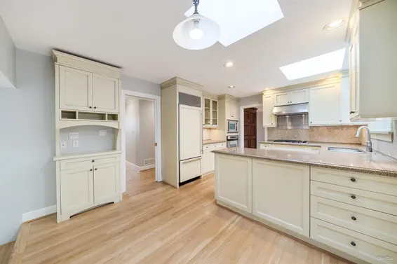 4629 Caulfeild Drive, West Vancouver For Sale - image 28