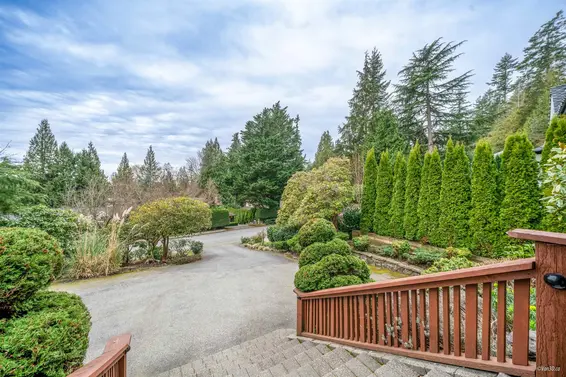 4629 Caulfeild Drive, West Vancouver For Sale - image 35