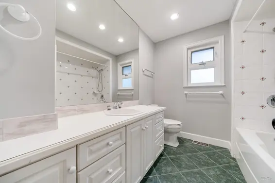 4629 Caulfeild Drive, West Vancouver For Sale - image 38