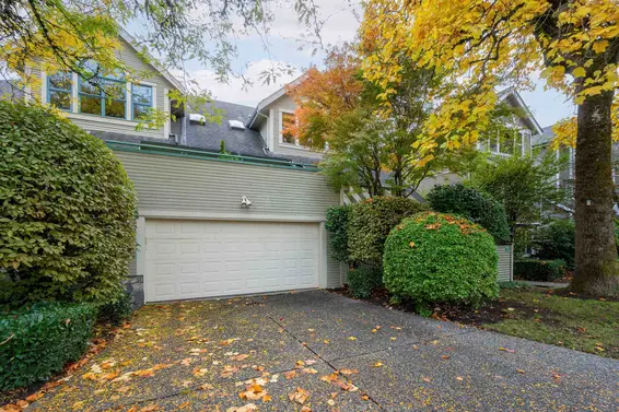 12 229 East 8th Street, North Vancouver