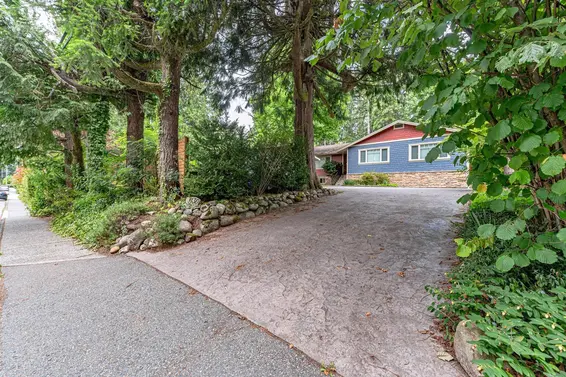 1130 Handsworth Road, North Vancouver For Sale - image 2