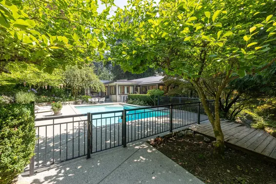 431 Southborough Drive, West Vancouver For Sale - image 32