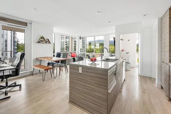 908 1550 Fern Street, North Vancouver