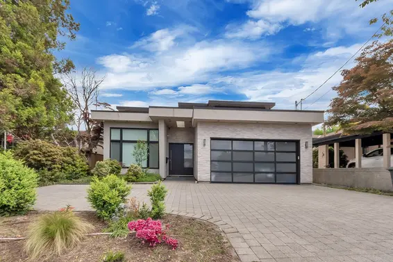 440 West Queens Road, North Vancouver