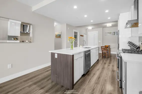 401 1496 Charlotte Road, North Vancouver For Sale - image 10