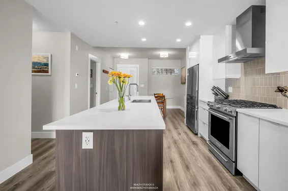 401 1496 Charlotte Road, North Vancouver For Sale - image 11