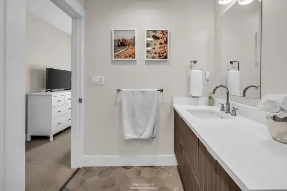 401 1496 Charlotte Road, North Vancouver For Sale - image 22