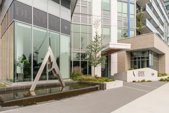 401 1500 Fern Street, North Vancouver