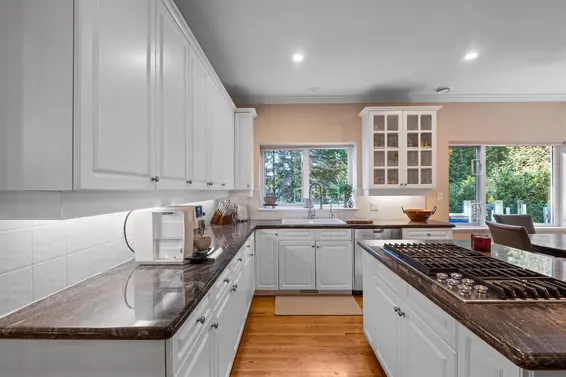 4905 Chalet Place, North Vancouver For Sale - image 10
