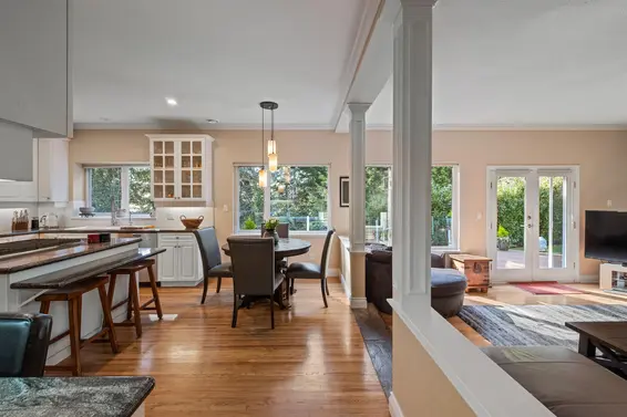 4905 Chalet Place, North Vancouver For Sale - image 13