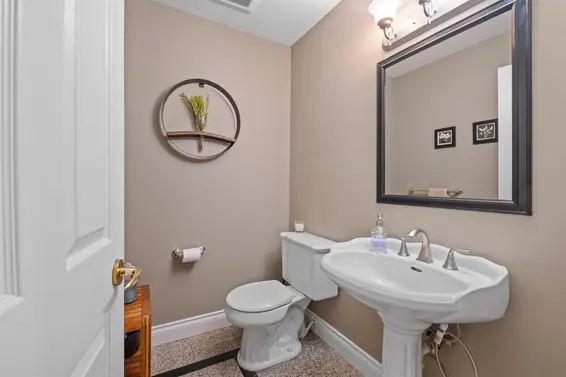 4905 Chalet Place, North Vancouver For Sale - image 22