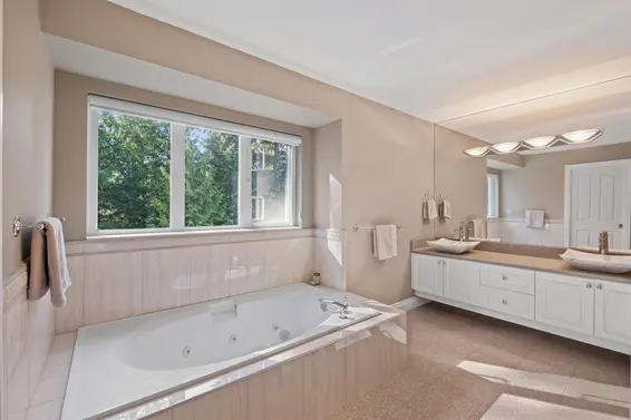 4905 Chalet Place, North Vancouver For Sale - image 25