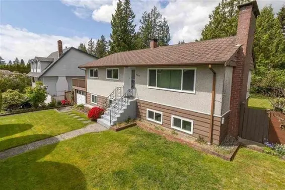 780 East 16th Street, North Vancouver