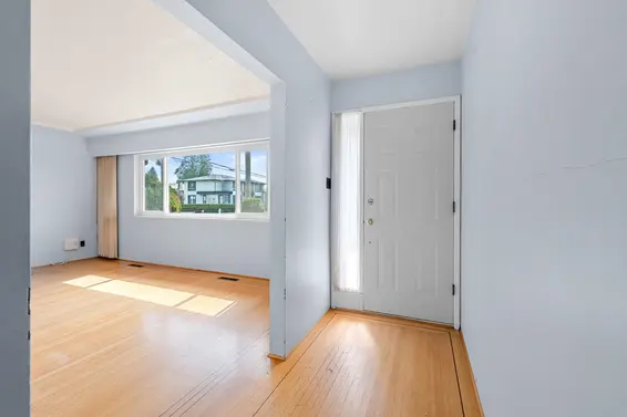 780 East 16th Street, North Vancouver For Sale - image 3