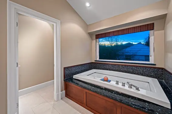 1116 Lawson Avenue, West Vancouver For Sale - image 21