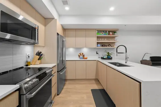 3 752 East 3rd Street, North Vancouver For Sale - image 2