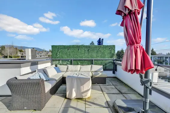 3 752 East 3rd Street, North Vancouver For Sale - image 37