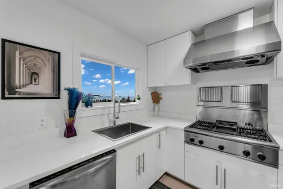 1010 Keith Road, West Vancouver For Sale - image 14