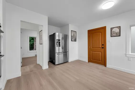 1010 Keith Road, West Vancouver For Sale - image 18