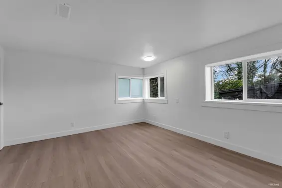 1010 Keith Road, West Vancouver For Sale - image 25