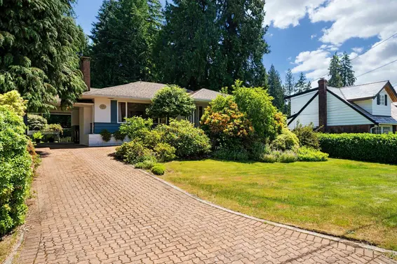 4374 Quinton Place, North Vancouver