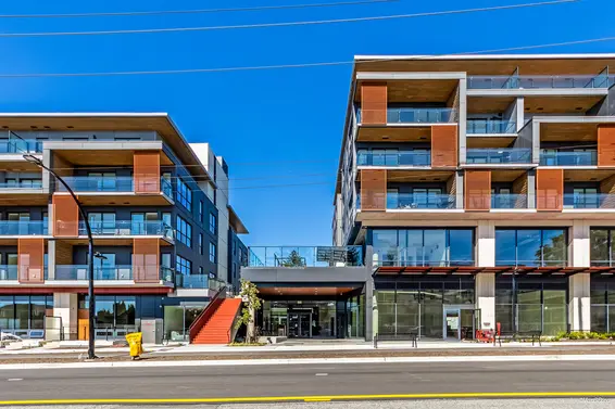 455 422 East 3rd Street, North Vancouver For Sale - image 2