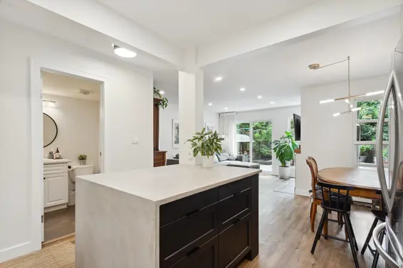 1 900 West 17th Street, North Vancouver For Sale - image 11