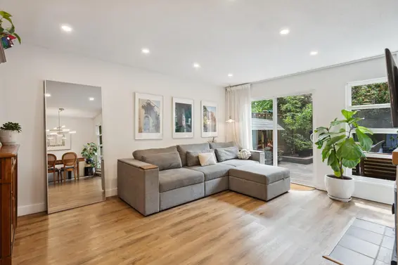 1 900 West 17th Street, North Vancouver For Sale - image 3
