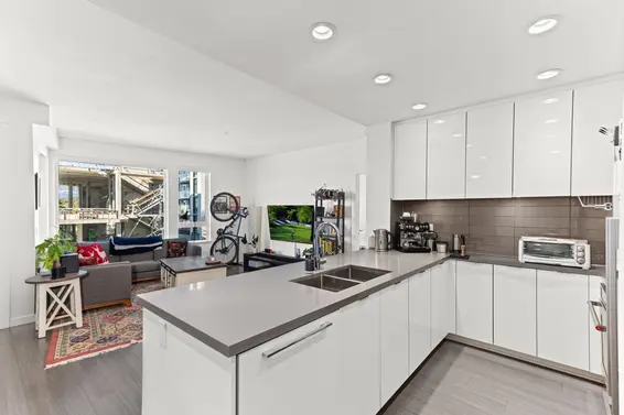 208 277 West 1st Street, North Vancouver For Sale - image 4