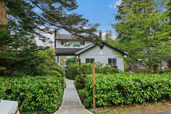 2758 Nelson Avenue, West Vancouver For Sale - image 2