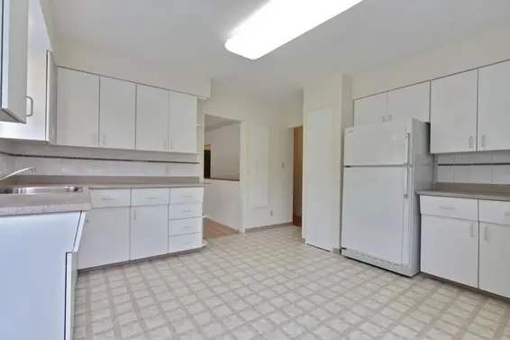 1025 Clements Avenue, North Vancouver For Sale - image 5