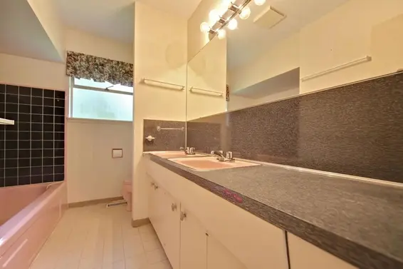 1025 Clements Avenue, North Vancouver For Sale - image 9