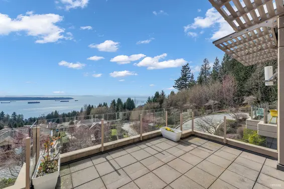 102 2575 Garden Court, West Vancouver For Sale - image 12