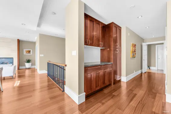 102 2575 Garden Court, West Vancouver For Sale - image 15