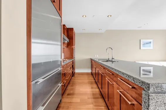 102 2575 Garden Court, West Vancouver For Sale - image 17