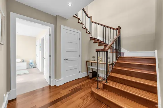 102 2575 Garden Court, West Vancouver For Sale - image 28