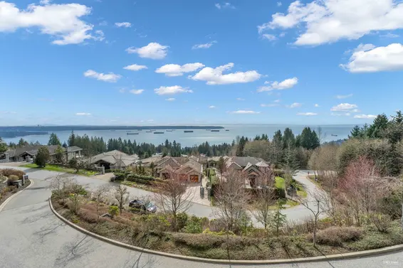 102 2575 Garden Court, West Vancouver For Sale - image 32